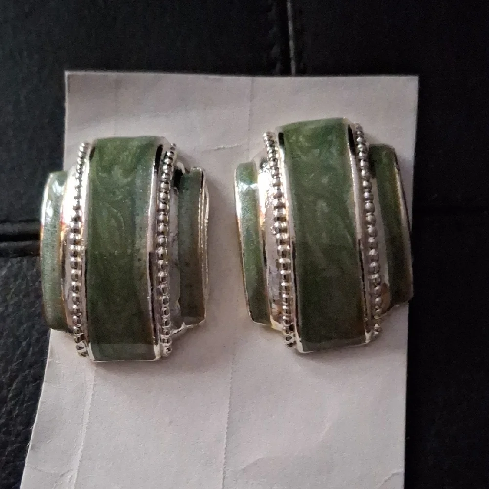 Elegant Green and Silver Women's Earrings